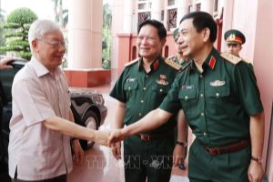 Генеральный секретарь ЦК КПВ, Президент Вьетнама Нгуен Фу Чонг: Необходимо отобрать достойных кандидатов в члены органов Компартии